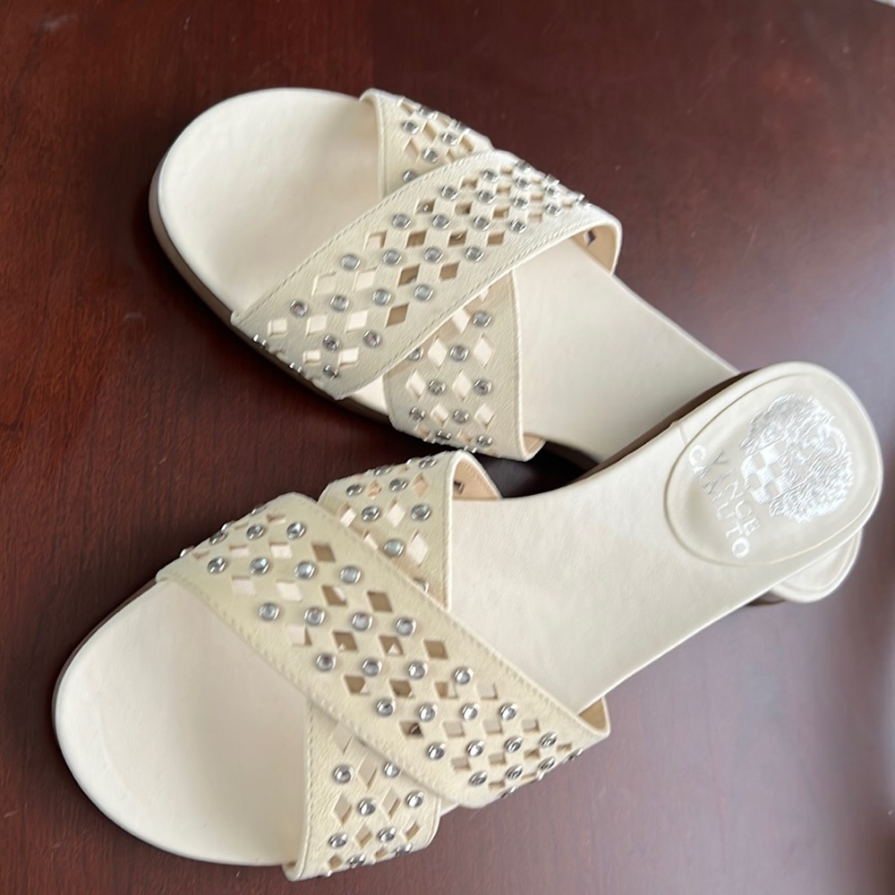 Vince Camuto ivory sandals